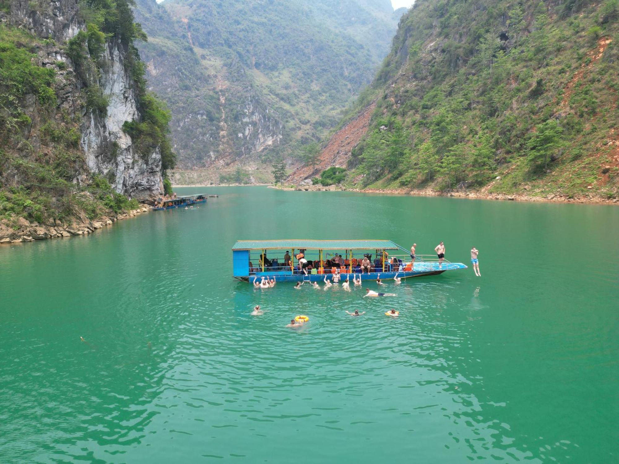 Quiri Hostel Ha Giang Lang Lap Kültér fotó